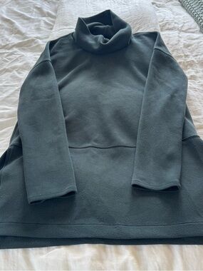 SPANX AirEssentials
Turtleneck Tunic
Essex Green / S